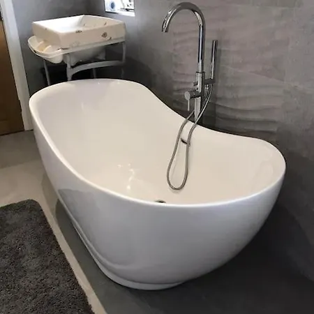 Aintree House, Donegal, Ireland *